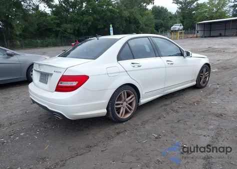 2014 Mercedes-Benz C 300 Sport 4Matic из США, поврежденный, VIN WDDGF8AB3ER319087